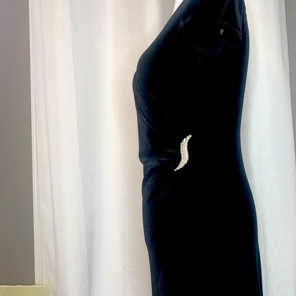 Jessica Howard Black Dress